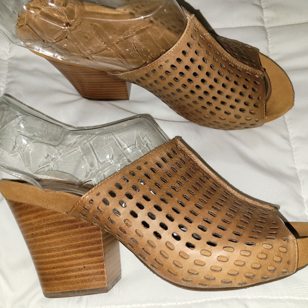 Chocolat Blu leather mules 7.5 Excellent pre-owned condition